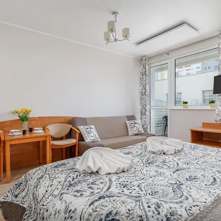 Przytulne Z Balkonem Przy Promenadzie 50 M Do Plazy By Renters Miedzyzdroje