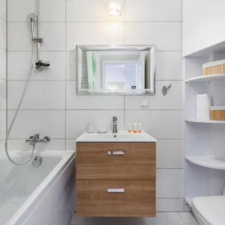 Apartamento Przytulne Z Balkonem Przy Promenadzie 50 M Do Plazy By Renters